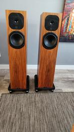 Neat motive sx2, Zo goed als nieuw, 60 tot 120 watt, Front, Rear of Stereo speakers, Ophalen