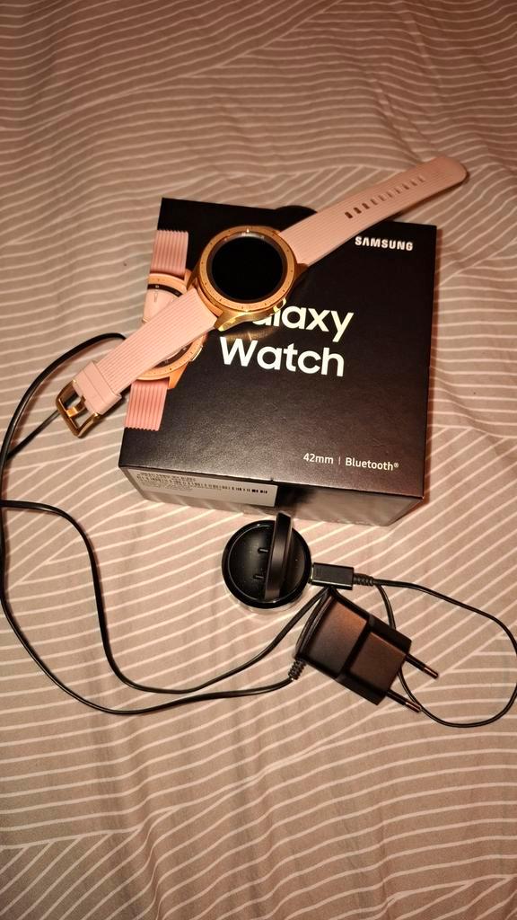 Samsung Galaxy Watch 42mm - Roze Goud, Sieraden, Tassen en Uiterlijk, Smartwatches, Zo goed als nieuw, Android, Roze, Calorieverbanding