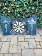 Dartbord blade 5 met kast te koop., Sport en Fitness, Darts, Ophalen, Gebruikt, Dartbord