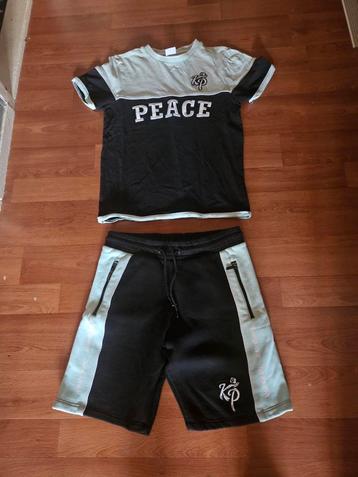 Kinderkleding  beschikbaar voor biedingen