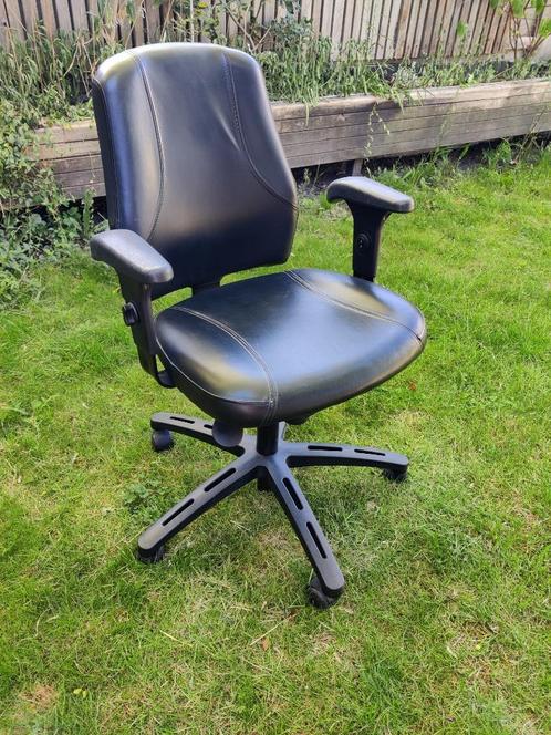 2 leren bureaustoelen, Huis en Inrichting, Bureaustoelen, Gebruikt, Bureaustoel, Zwart, Ergonomisch, Ophalen