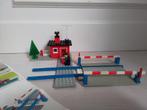 Lego : 146 Level Crossing met boekje, Ophalen of Verzenden, Gebruikt, Complete set, Lego