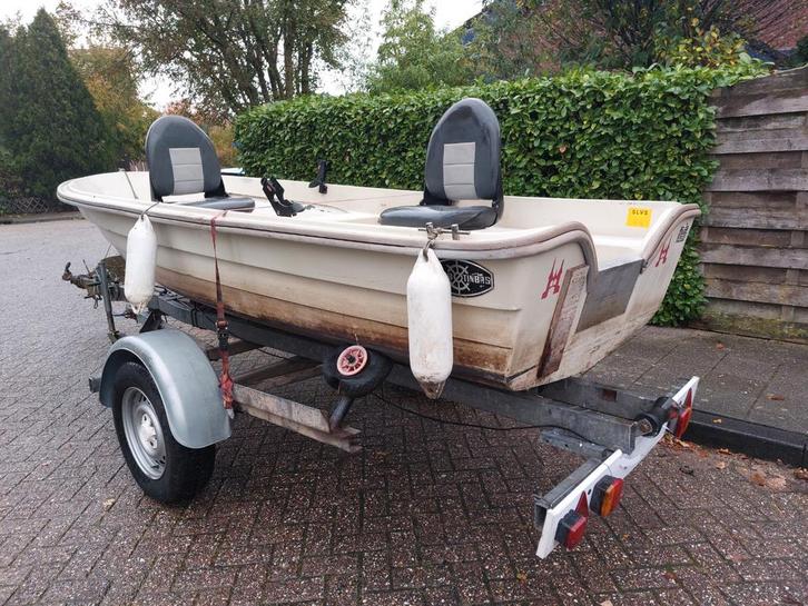 Visboot 420 + trailer lichte opknapper, Watersport en Boten, Bootonderdelen, Gebruikt, Overige typen, Motorboot, Ophalen of Verzenden