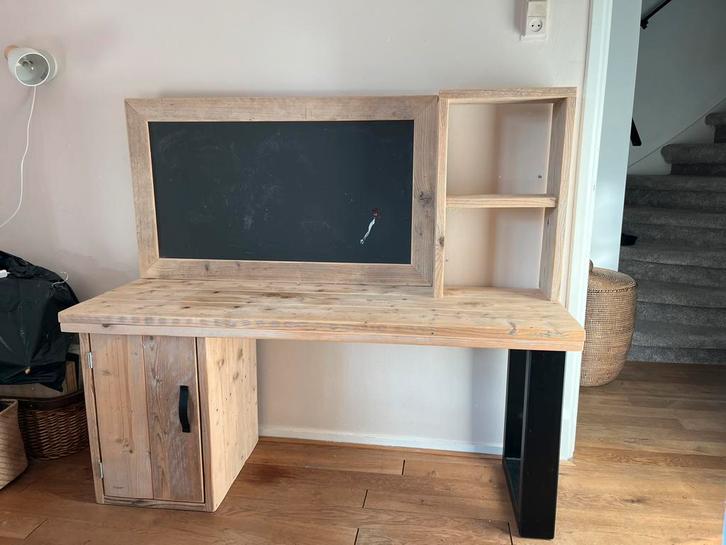 Industrieel kinderbureau magnetisch krijtboord, Huis en Inrichting, Bureaus, Gebruikt, Bureau, Ophalen