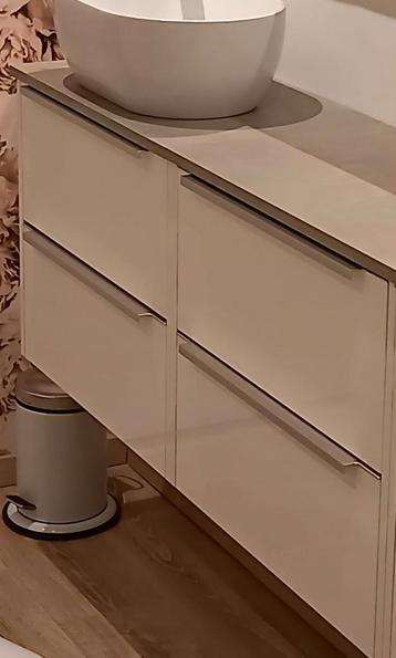 Badkamermeubel wit hoogglans 120cm breed. beschikbaar voor biedingen