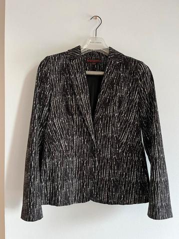 Blazertje zwart/off-white maat 42 xl beschikbaar voor biedingen