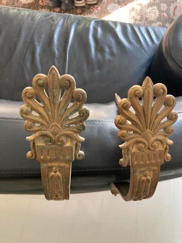 2 Antieke Gordijnroede Houders beschikbaar voor biedingen