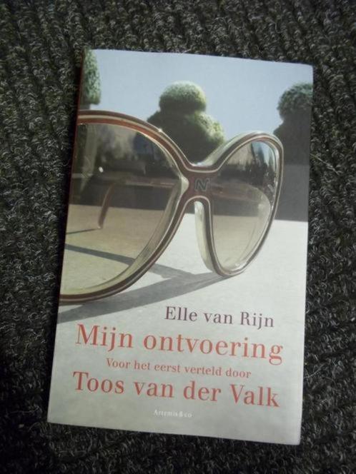 Mijn ontvoering Toos van der Valk, Boeken, Biografieën, Zo goed als nieuw, Ophalen of Verzenden