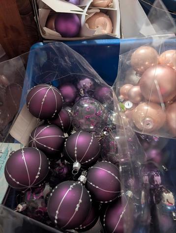 Kerstballen beschikbaar voor biedingen