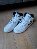 Zgan Nike Jordans wit/zwart maat 38.5, Ophalen of Verzenden, Zo goed als nieuw, Wit