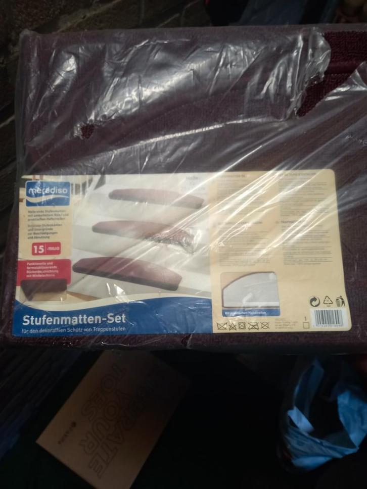 15 Nieuwe paarse Trapmatten - Bescherm uw trap!, Huis en Inrichting, Stoffering | Tapijten en Kleden, Nieuw, Minder dan 50 cm