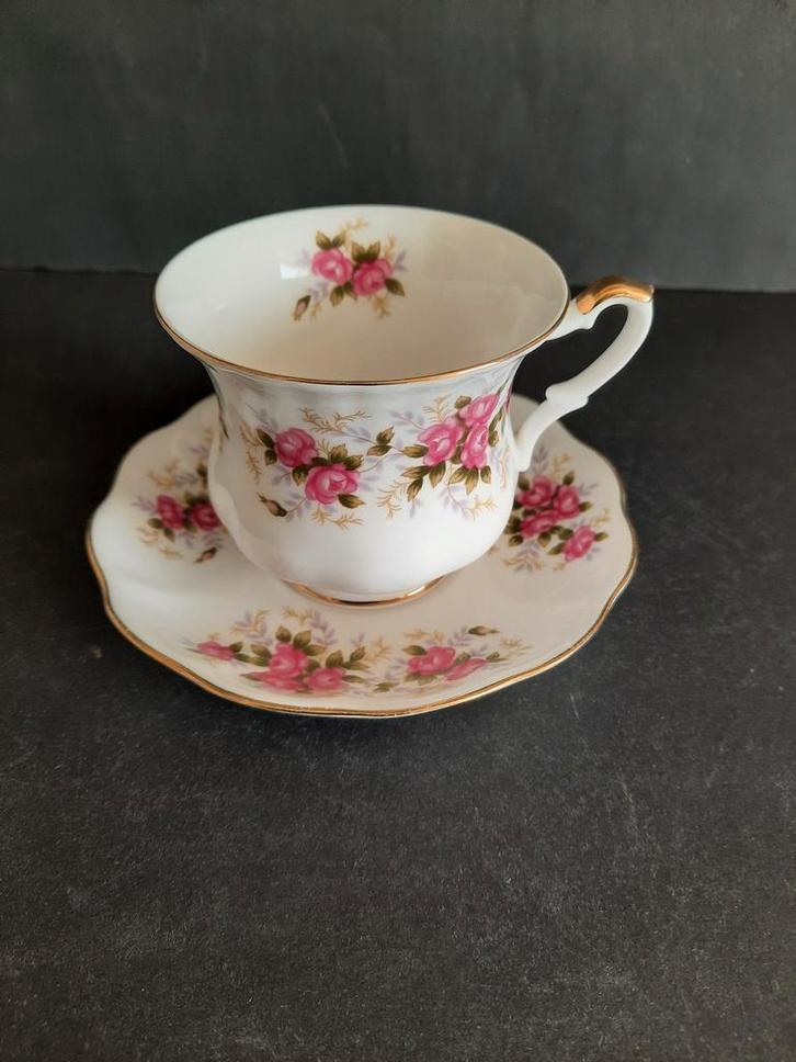 Kop en schotel Royal Ascot Society Rose, Antiek en Kunst, Antiek | Servies los, Ophalen of Verzenden