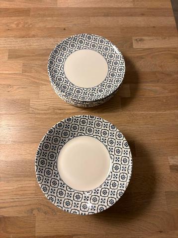 Churchill Inkie Blue Tuscany borden beschikbaar voor biedingen