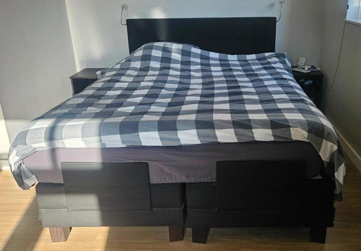 Boxspring Salerno - zwart - elektrisch verstelbaar, Huis en Inrichting, Slaapkamer | Boxsprings, Gebruikt, 160 cm, 210 cm, Tweepersoons