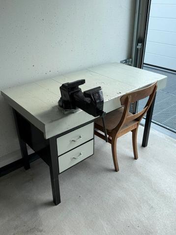 Zware werkbank met bankschroef - afbeelding 2