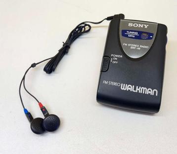 SONY SRF-46 portable FM STEREO RADIO met Earphone beschikbaar voor biedingen