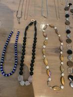 Lot verschillende sieraden kettingen armbanden oorbellen enz, Ophalen of Verzenden, Gebruikt