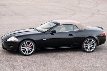 Jaguar XK 4.2 V8 Convertible zeldzame kleurstelling beschikbaar voor biedingen