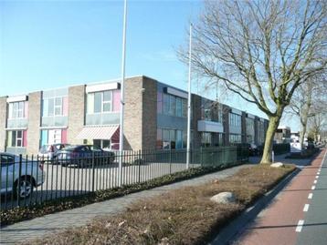 Kantoor met showroom of magazijn 570 m2 totaal beschikbaar voor biedingen