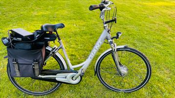 Mooie goede Elektrische fiets Giant Ease-E 51cm 8 speed beschikbaar voor biedingen