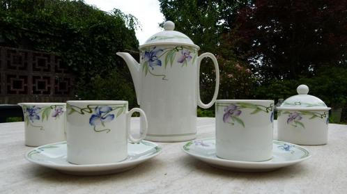 Villeroy & Boch Verona servies met Paarse en Blauwe Irissen, Huis en Inrichting, Keuken | Servies, Nieuw, Kop(pen) en/of Schotel(s)