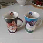 2 x hoge mokken afbeelding poezen vintage, Verzenden, Gebruikt, Overige stijlen, Kop(pen) en/of Schotel(s)