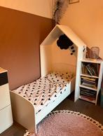 Peuterbed met huisje/nisje, Kinderen en Baby's, 140 tot 160 cm, Gebruikt, Lattenbodem, 70 tot 85 cm