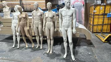 Mannequins & paspoppen beschikbaar voor biedingen