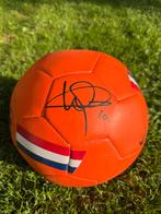 KNVB sponsor bal met echte handtekening van Wesley Sneijder!, Sport en Fitness, Voetbal, Ophalen, Zo goed als nieuw, Bal
