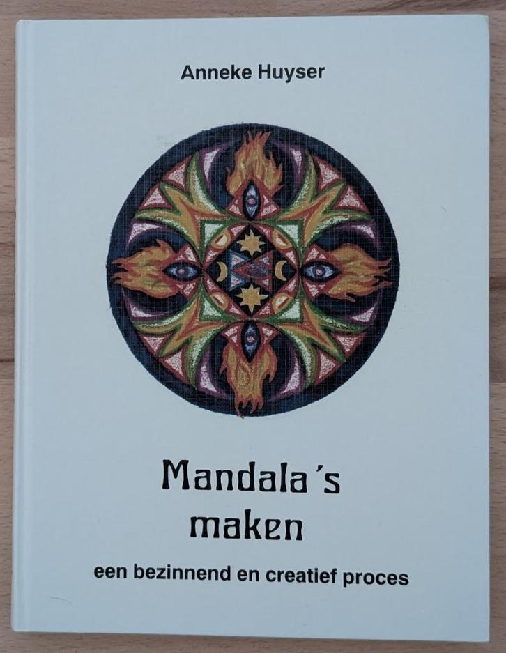 Boek Mandala's maken - Anneke Huyser, Boeken, Esoterie en Spiritualiteit, Zo goed als nieuw, Instructieboek, Spiritualiteit algemeen