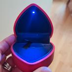 Hartvormig ringen doosje met led. Nieuw, Sieraden, Tassen en Uiterlijk, Nieuw, Ophalen of Verzenden, Rood