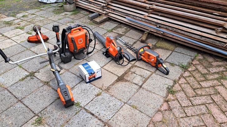 Husqvarna hoveniers set op accu  met nog garantie tot 2026, Tuin en Terras, Hand-tuingereedschap, Zo goed als nieuw, Ophalen