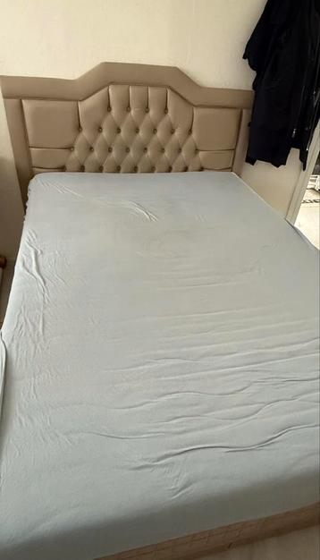 Bed + matras beschikbaar voor biedingen