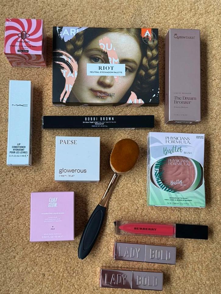 Luxe make up pakket MAC teeez queen tarzi clay & glow etc., Sieraden, Tassen en Uiterlijk, Uiterlijk | Cosmetica en Make-up, Nieuw