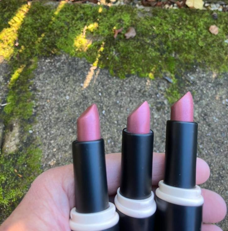 Lipsticks the body shop + hema nieuw 💄 6 stuks, Sieraden, Tassen en Uiterlijk, Uiterlijk | Cosmetica en Make-up, Zo goed als nieuw