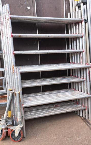 Te koop aluminium rolsteiger Werkhoogte 8.20 mtr  beschikbaar voor biedingen