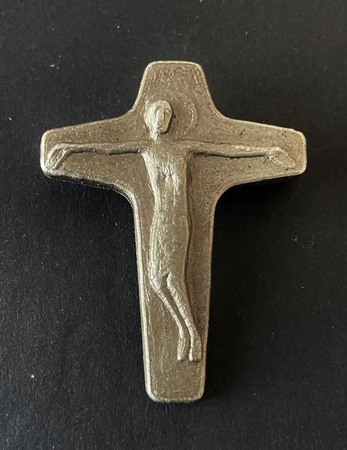 Kruis broche, Antiek en Kunst, Antiek | Religie, Verzenden
