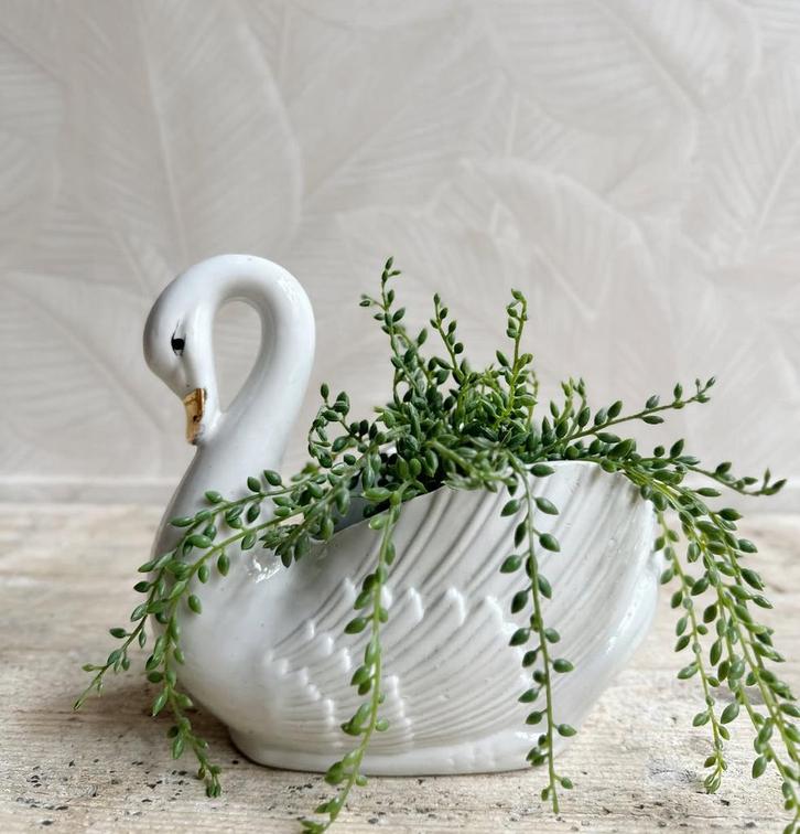 Vintage zwaan plantenpot bloempot wit goud details, Tuin en Terras, Bloempotten, Zo goed als nieuw, Aardewerk, Minder dan 25 cm