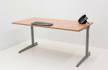 Ahrend 500 bureau | Eiken kleur beschikbaar voor biedingen