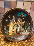 Bradex,Iris Egyptisch porsgilain sier bord,doorsnee 21.5 cm, Antiek en Kunst, Antiek | Wandborden en Tegels, Ophalen of Verzenden