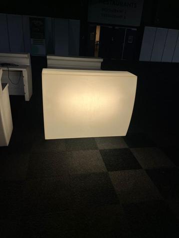 Welkomsbalie - Led verlicht beschikbaar voor biedingen