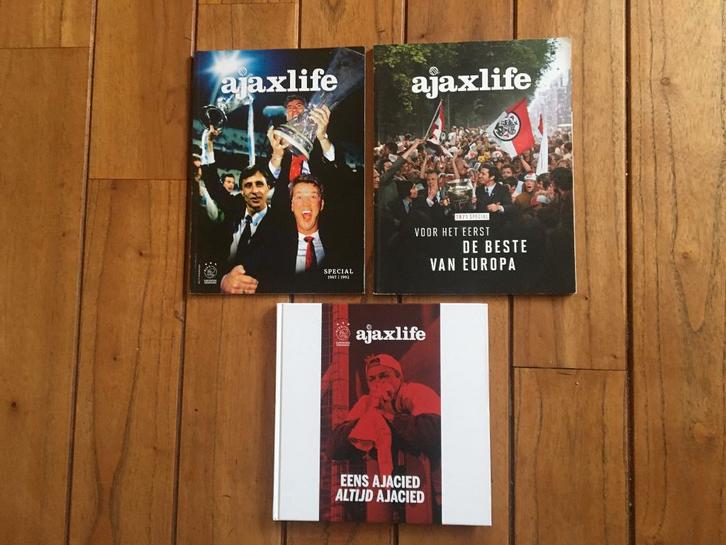 voetbalboeken- Ajax life specials ( 2 ) Fotoboek ( 1 ), Boeken, Sportboeken, Zo goed als nieuw, Balsport, Ophalen of Verzenden