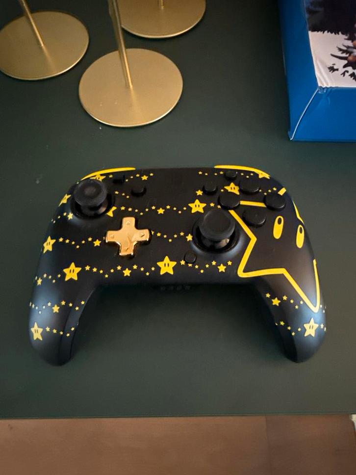 Nintendo Switch Controller - Custom Design, Spelcomputers en Games, Spelcomputers | Nintendo Consoles | Accessoires, Zo goed als nieuw