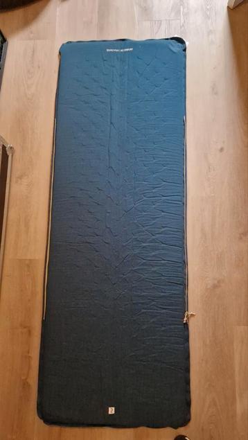 Quechua Zelfopblazende Slaapmat comfort  beschikbaar voor biedingen