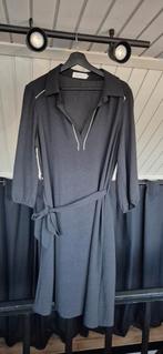 LolaLiza Zwarte Jurk goud detail Maat 46, Zwart, Maat 46/48 (XL) of groter, Ophalen of Verzenden, Zo goed als nieuw