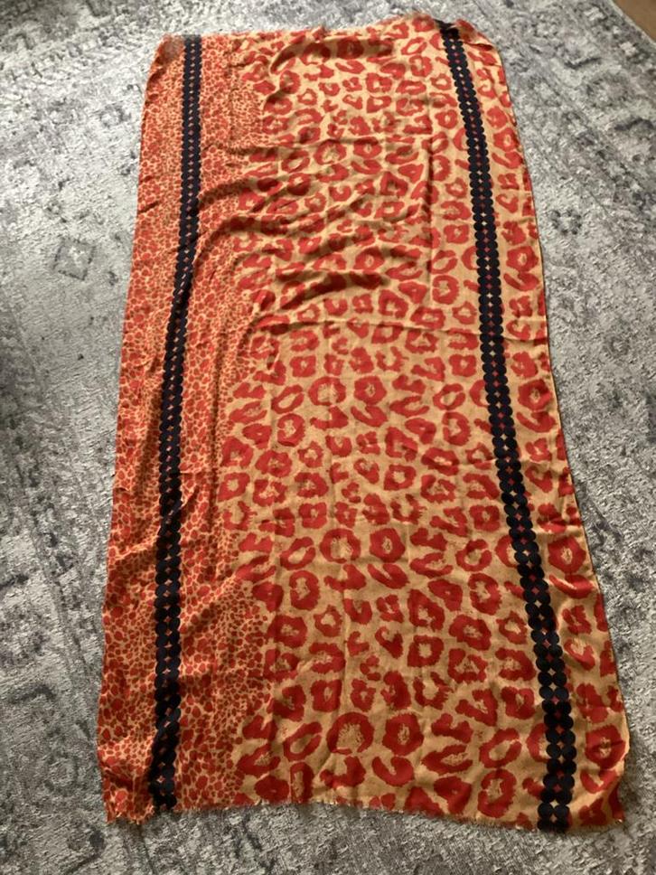 Mooie sjaal met luipaardprint, Kleding | Dames, Badmode en Zwemkleding, Zo goed als nieuw, Overige typen, Rood, Ophalen of Verzenden