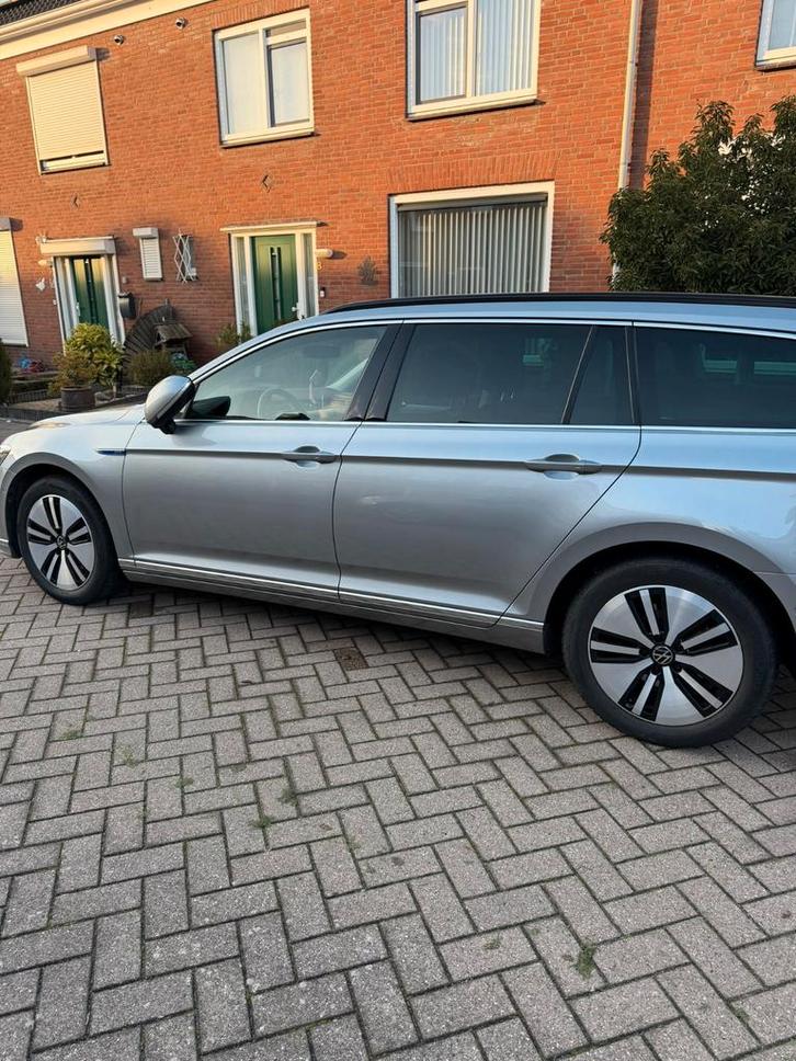 Volkswagen Passat 1.4 TSI Phev 218pk 6-DSG 2021 Grijs, Auto's, Volkswagen, Bedrijf, Passat, 360° camera, Aangepast voor mindervaliden