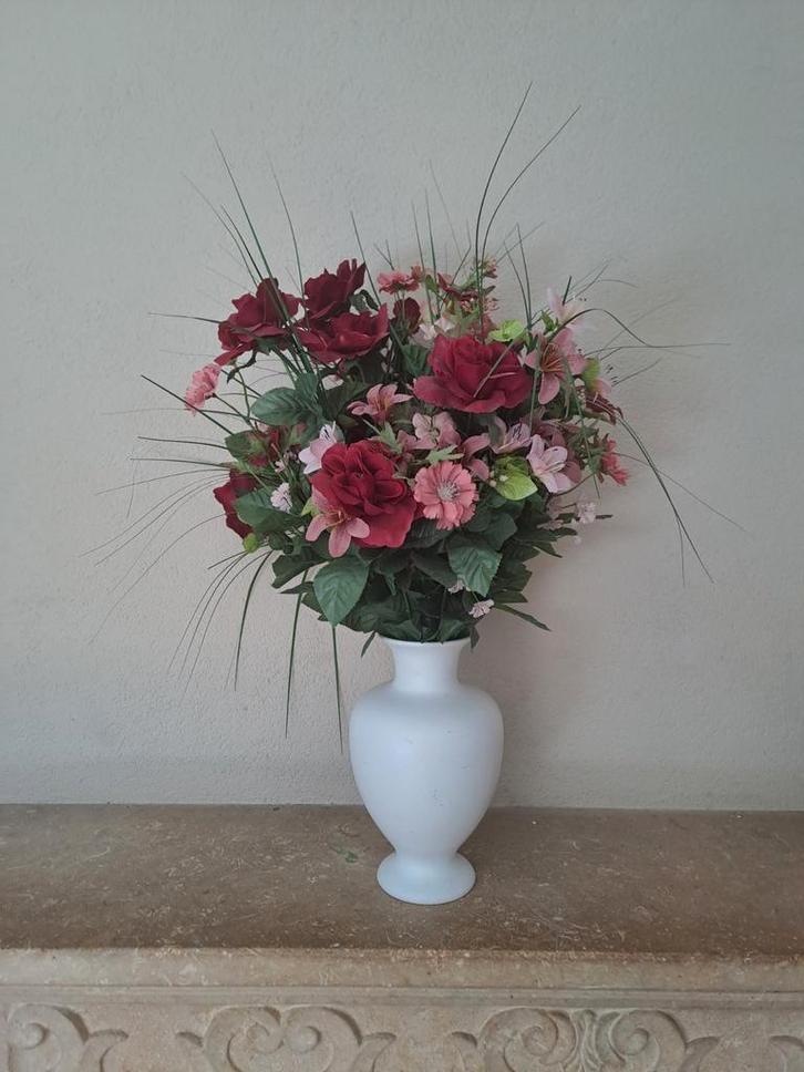 Kunstboeket met Vaas - Zijden Bloemen, Huis en Inrichting, Woonaccessoires | Droogbloemen, Zo goed als nieuw, Ophalen