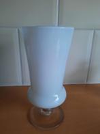 Witte opaline glazen vaas ,handgeblazen ala murano 20 cm, Wit, Ophalen of Verzenden, Minder dan 50 cm, Glas