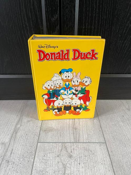 Donald Duck Verzamelmap 27-52 1983, Boeken, Stripboeken, Zo goed als nieuw, Ophalen